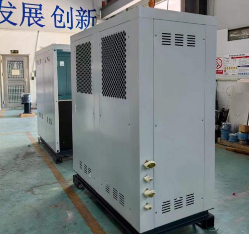 水冷式冷水机在工业冷却中的重要性