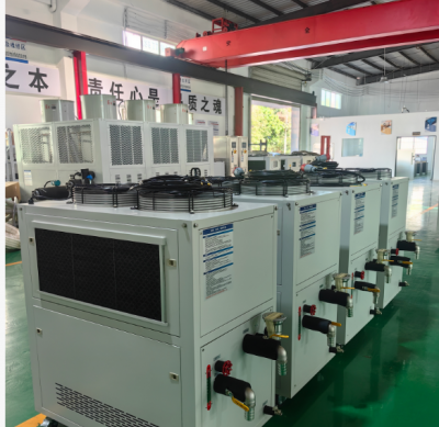 螺杆式冷水机组的工作原理与应用领域分析