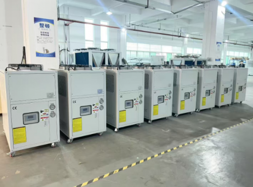 低温冷水机组与传统制冷系统的对比分析